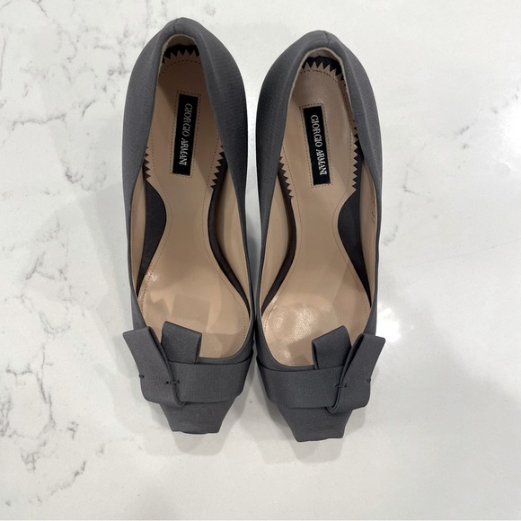 Giorgio Armani Gray Pumps in Size 37 - Picture 3 of 5